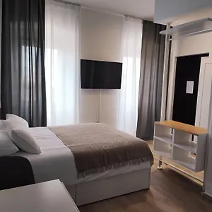 Agostini - Self Check-in - Free Gated Parking On Site Apartment
